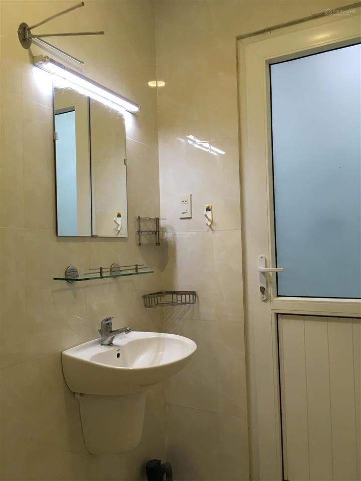 Cho thuê căn hộ chung cư lầu 2 đường nguyễn thị minh khai, f sài gòn, tp hcm