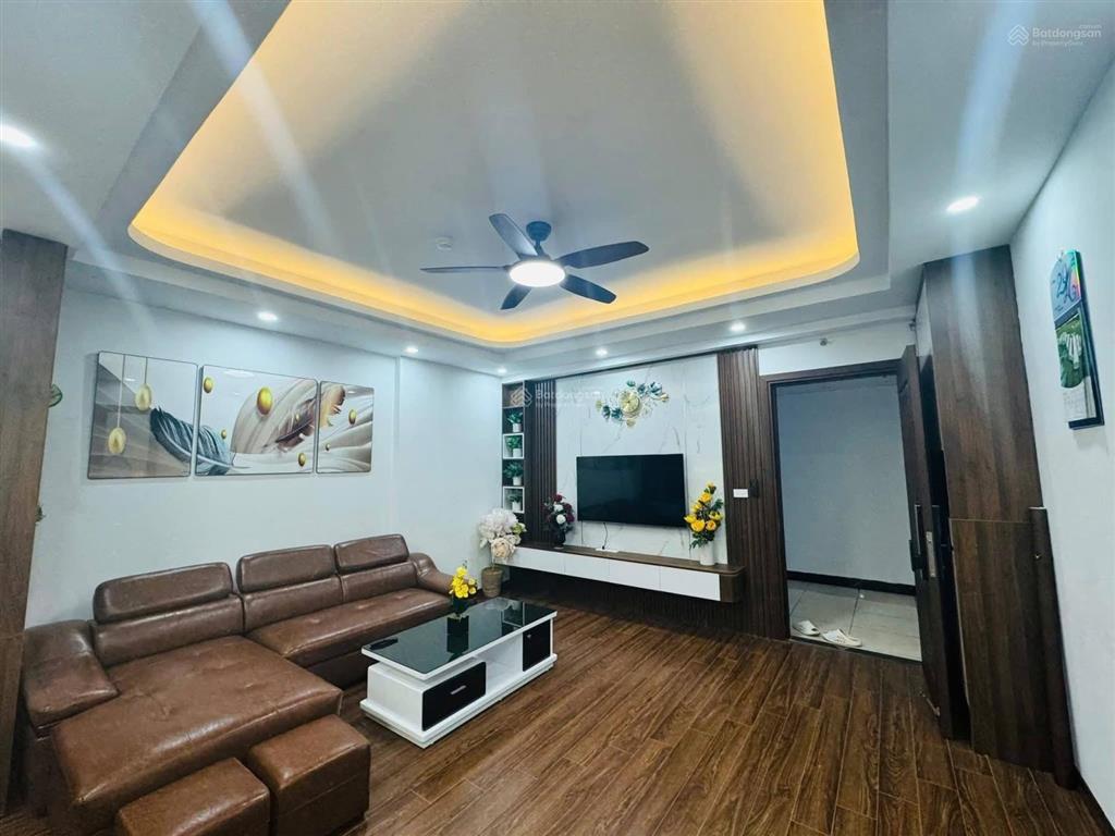 Cần tiền bán gấp chung cư việt hưng, long biên 76m2, chỉ 4,55 tỷ (giá thương lượng thêm)