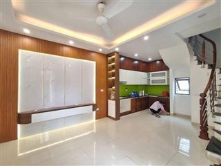 Bán Nhà Ngô Gia Tự, Long Biên 33m2, 5T, giá 7,1 tỷ (Lô góc thoáng)