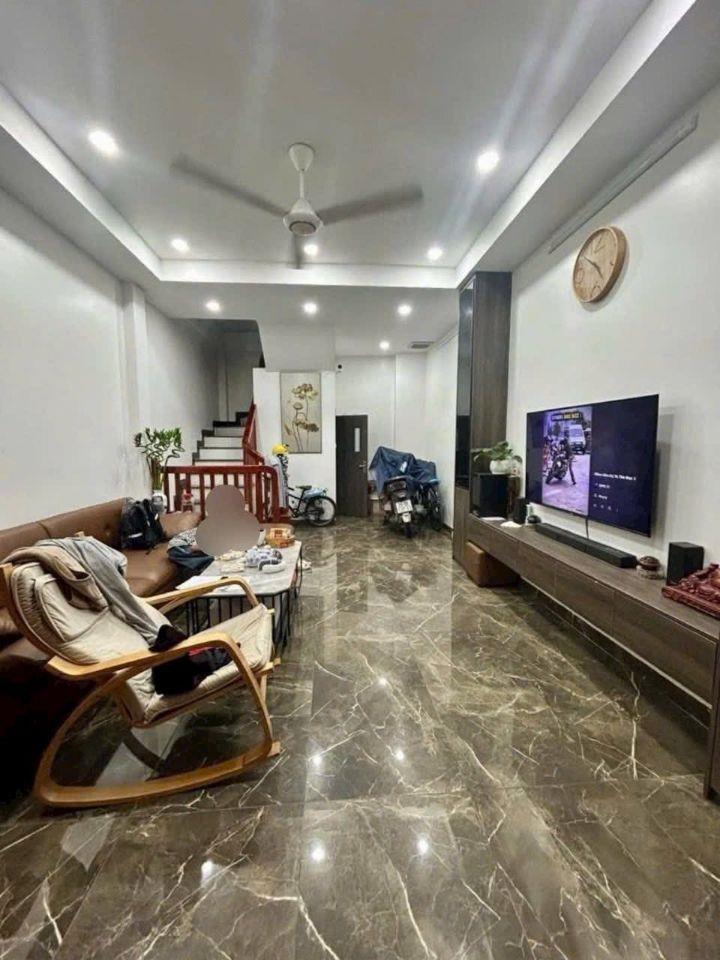 Vị Trí Hot. Bán Nhà Tân Thuỵ, Phúc Đồng, Long Biên chỉ 7,32 tỷ Dt 33m2, 5T 