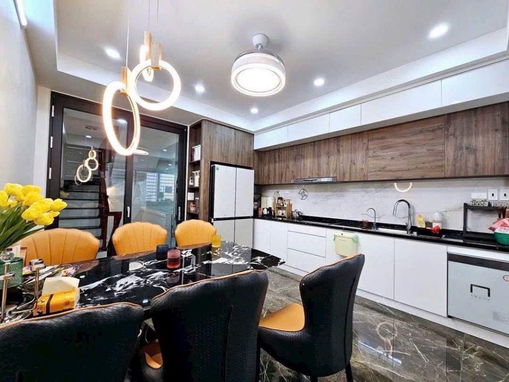 Vị Trí Hot. Bán Nhà Tân Thuỵ, Phúc Đồng, Long Biên chỉ 7,32 tỷ Dt 33m2, 5T 