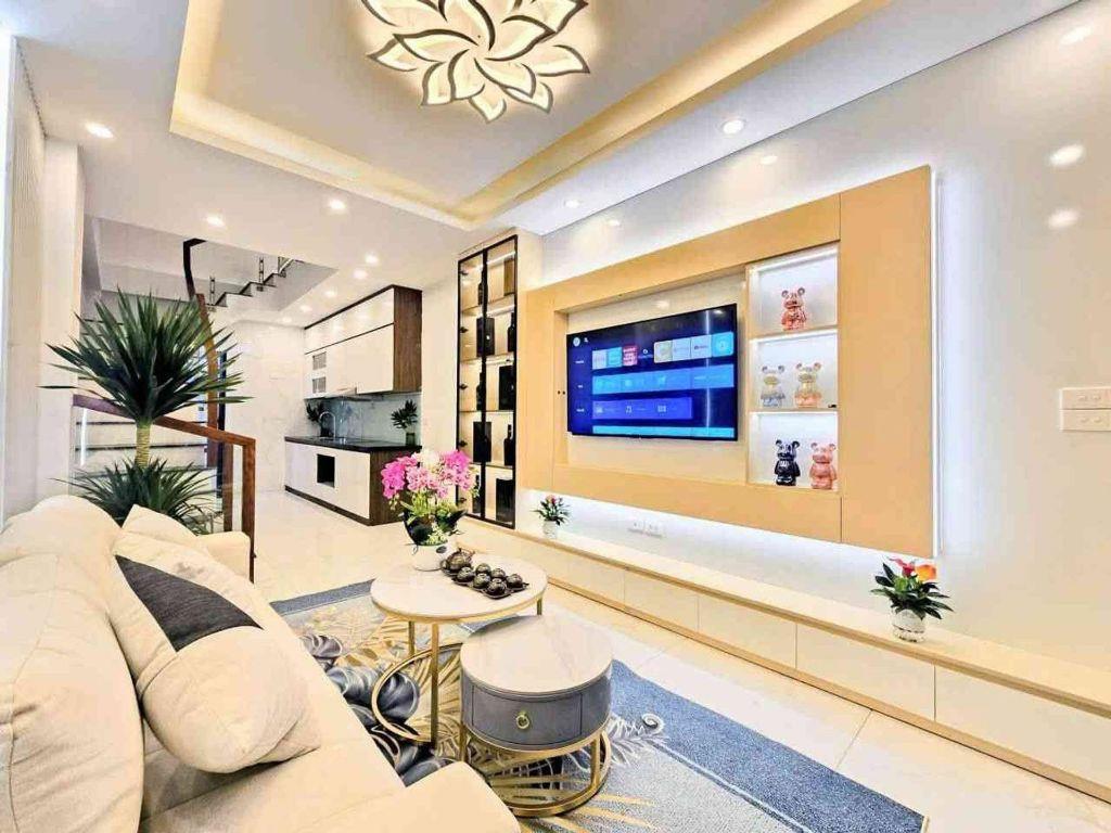 Bán Nhà Gần Cấp Tường Cấp 2 Thạch Bàn, Long Biên, 35m2, 5T chỉ 7,1 tỷ  