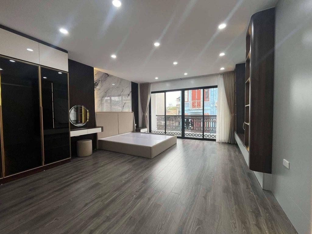  	Bán Nhà Sài Đồng, Long Biên 48m2, 7T, Thang Máy, Gara Ô Tô chỉ 14,6 Tỷ 