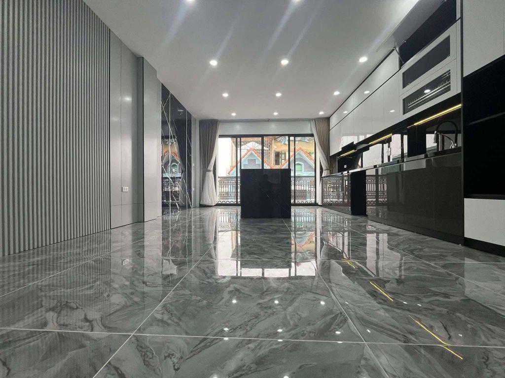  	Bán Nhà Sài Đồng, Long Biên 48m2, 7T, Thang Máy, Gara Ô Tô chỉ 14,6 Tỷ 