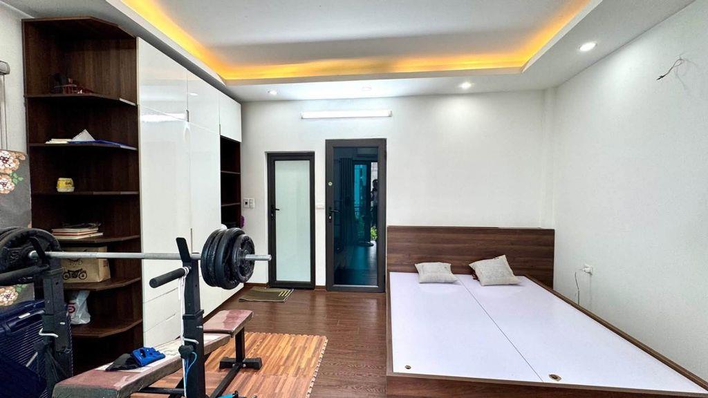 Hiếm. Bán Nhà Ngọc Thuỵ 32m2, 5T chỉ 7,45 tỷ (ngõ thoáng ô tô đỗ cạnh nhà)