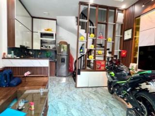 Hiếm. Bán Nhà Ngọc Thuỵ 32m2, 5T chỉ 7,45 tỷ (ngõ thoáng ô tô đỗ cạnh nhà)