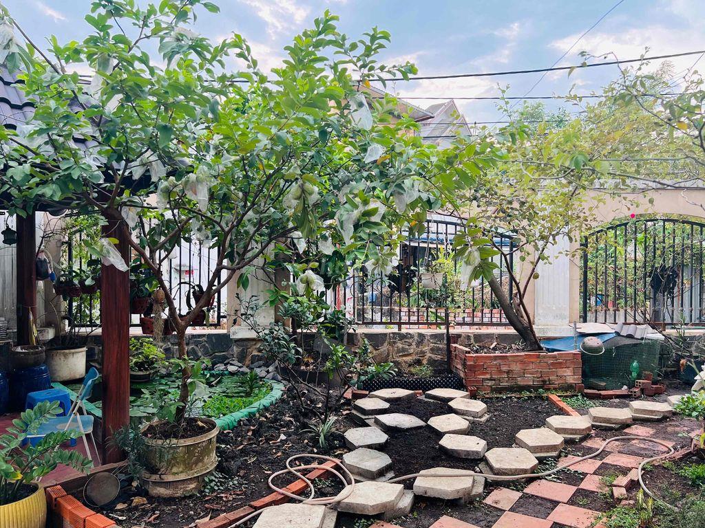 Chính chủ, nhà góc 2 mặt tiền, view kênh thoáng mát, P.Thạnh xuân, Q12