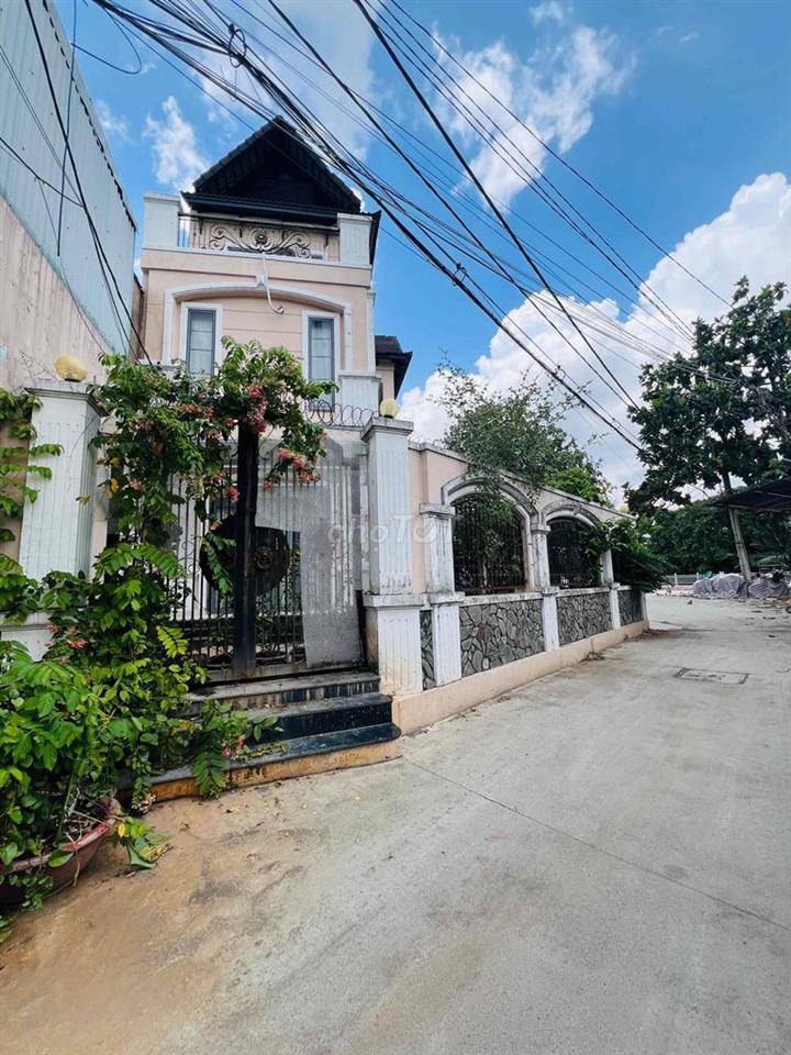 Chính chủ, nhà góc 2 mặt tiền, view kênh thoáng mát, P.Thạnh xuân, Q12