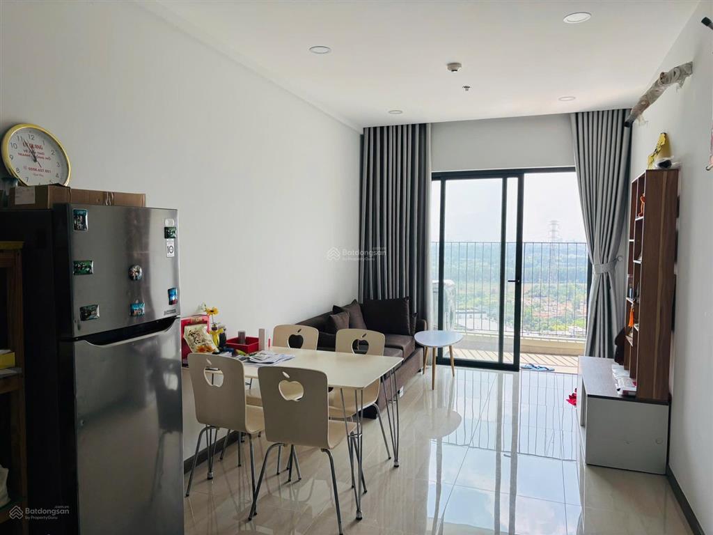Bán căn 2 phòng ngủ 2wc, bcons plaza, 2,350 tỷ, tầng trung view hồ đá đẹp, tặng nội thất