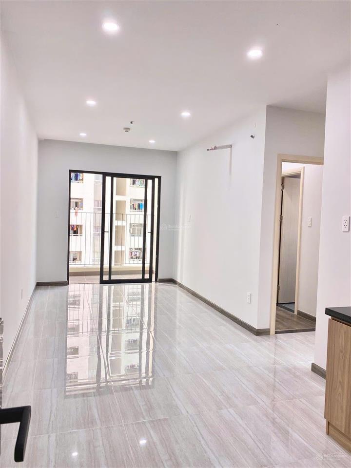 Cho thuê căn hộ ngay làng đại học, 2 phòng ngủ 2wc, 6,5 tr/tháng