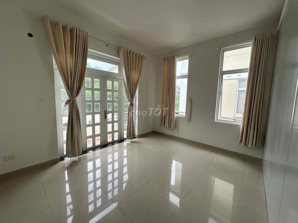 Cho Thuê Nhà Khu Biệt Thự Hoàng Gia, Trung Tâm Hành Chính Dĩ An