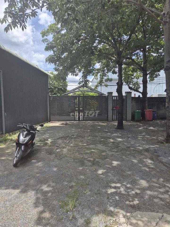 Cho thuê nhà kho 300m² Đường Trần Hưng Đạo, Phường Đông Hoà