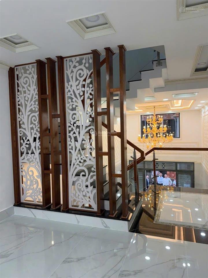 Cho thuê nhà đường phú định 1 trệt 1 lửng 2 lầu 175m2 giá thuê 15tr