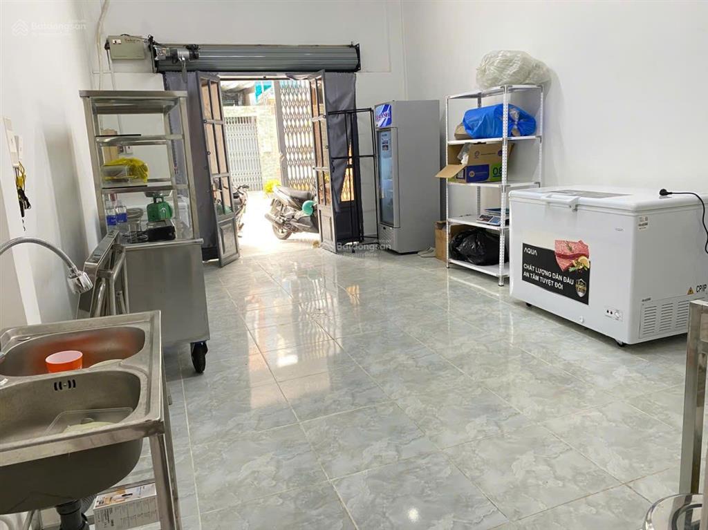 Bán nhà hẻm xe tải an dương vương, nhà cấp 4, diện tích 67,7m2 giá bán 5,55 tỷ.  0768 713 ***