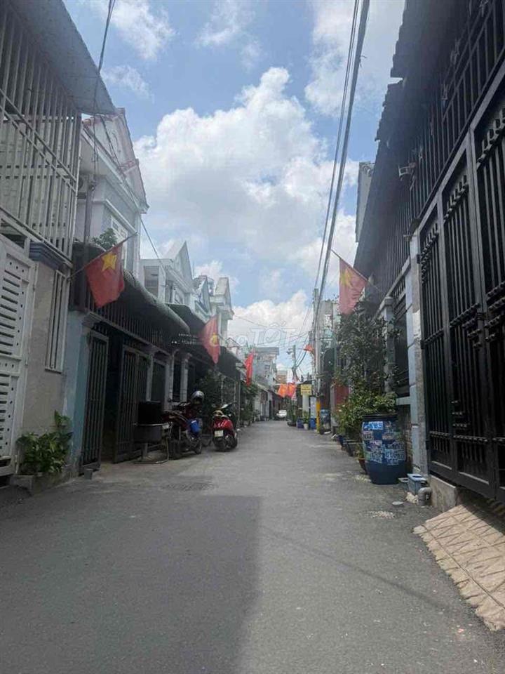 chính chủ bán nhà 1 trệt 1 lầu ngã ba cây Điệp hẻm 5 m thông giá 2,7ty