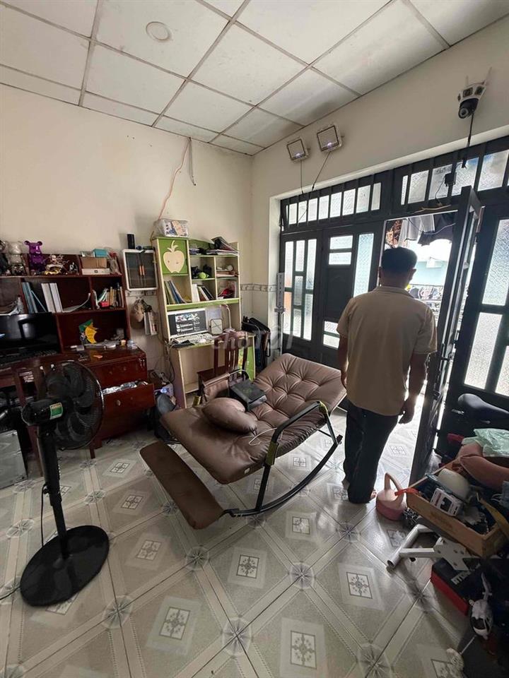 nhà 3 p ngủ diện tích 56m vuông vức hẻm 5m thông , 2,7 tỷ
