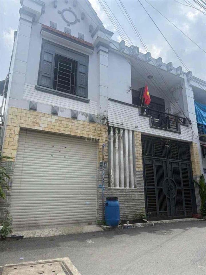 nhà 3 p ngủ diện tích 56m vuông vức hẻm 5m thông , 2,7 tỷ