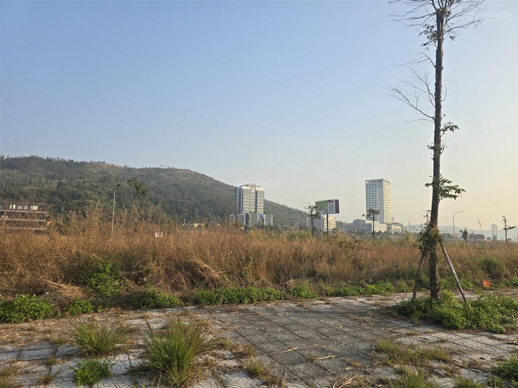 Hàng đẹp,sát vách chung đường cùng vin hạ long xanh 300m2, đầu tư thắng ngay 20% tăng cùng da