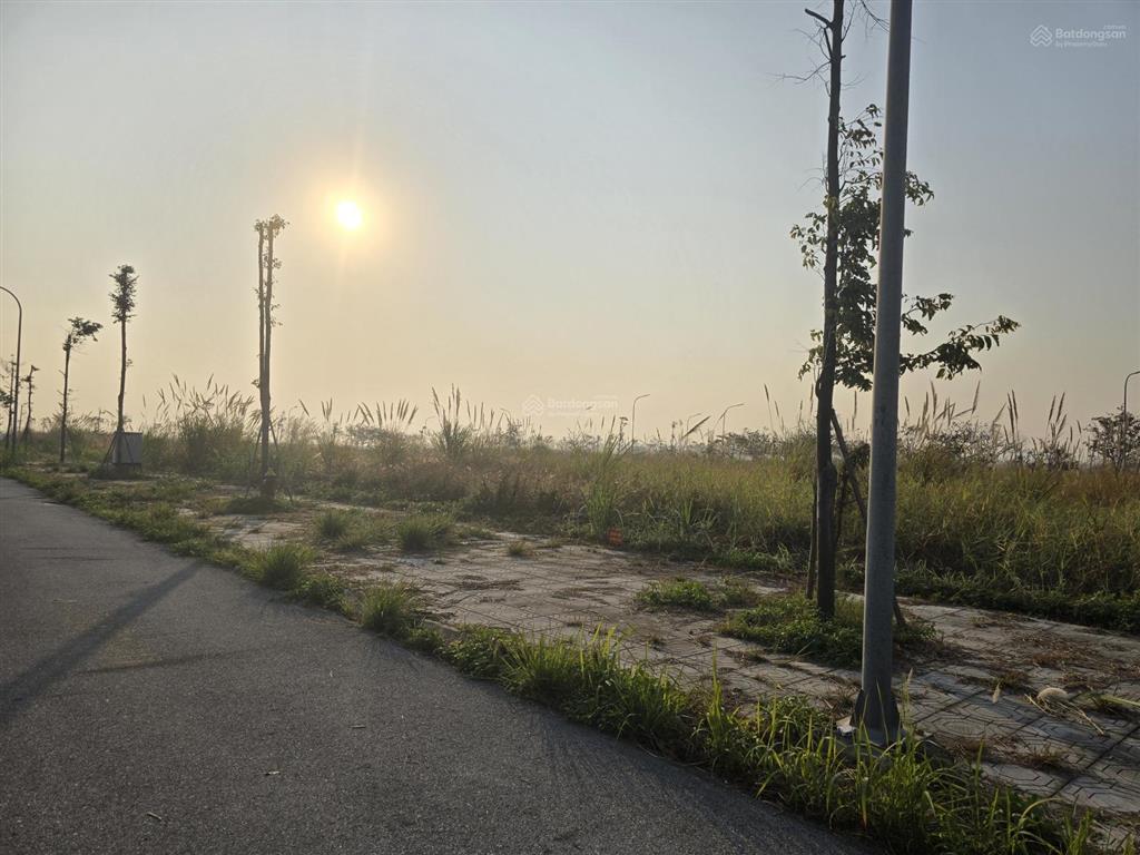 Hàng đẹp,sát vách chung đường cùng vin hạ long xanh 300m2, đầu tư thắng ngay 20% tăng cùng da