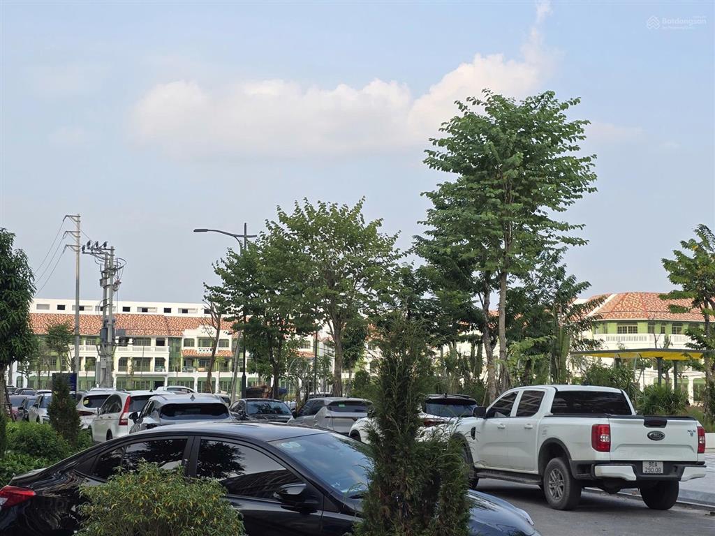 Bán gấp liền kề 3,5 tầng + hầm (220) 56m2, vị trí gần công viên nước sun hà nam