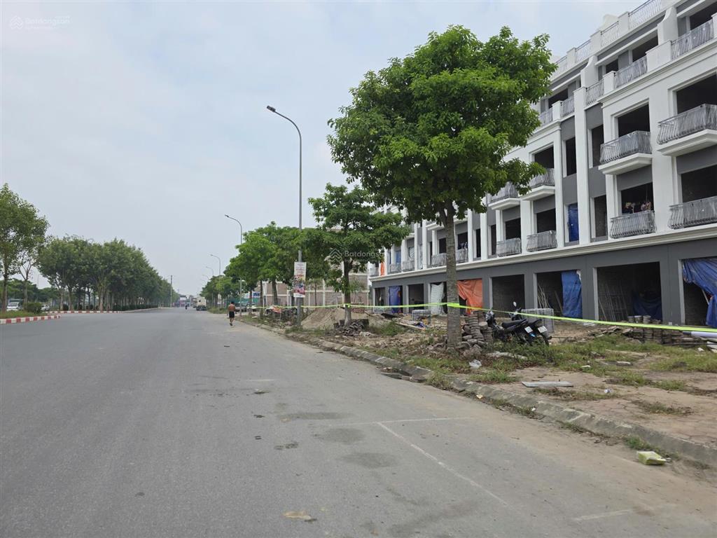 Cắt lỗ sâu, ngộp ngân hàng, vị trí kinh doanh được ngay