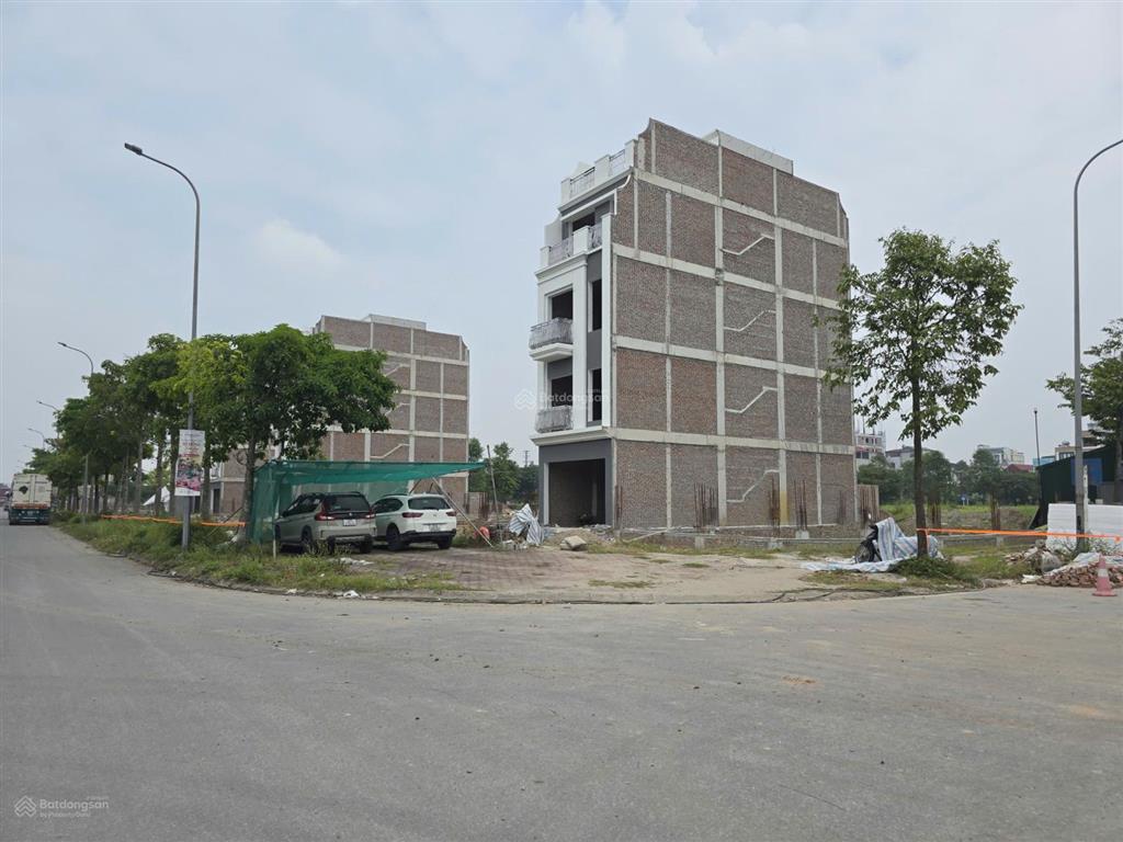 Cắt lỗ sâu, ngộp ngân hàng, vị trí kinh doanh được ngay