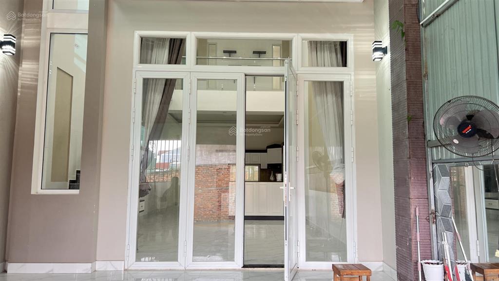 Bán nhà trung tâm thị trấn cũ gần tiện ích