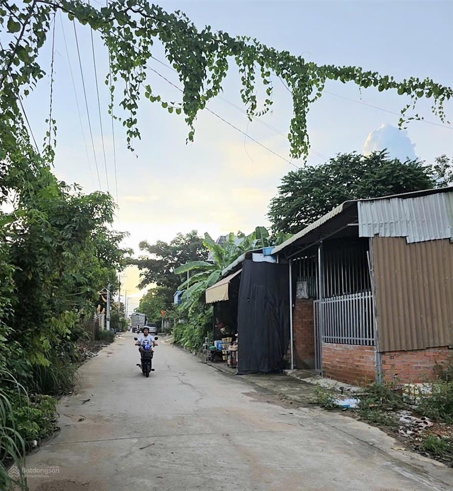 Bán đất tại đường phú chánh 25, 270m² mặt tiền 10m ngay chợ kcn