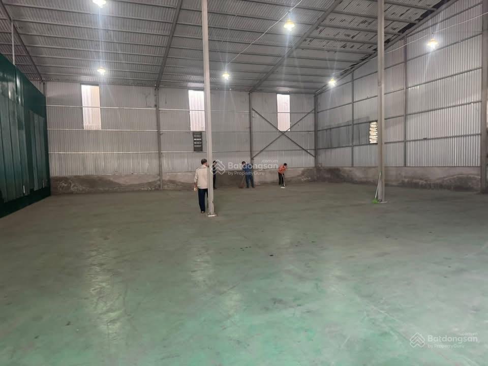 Tôi cần cho thuê kho đẹp 500  100m2  10000m2 tại mặt ql32, gần trạm trôi, hà nội
