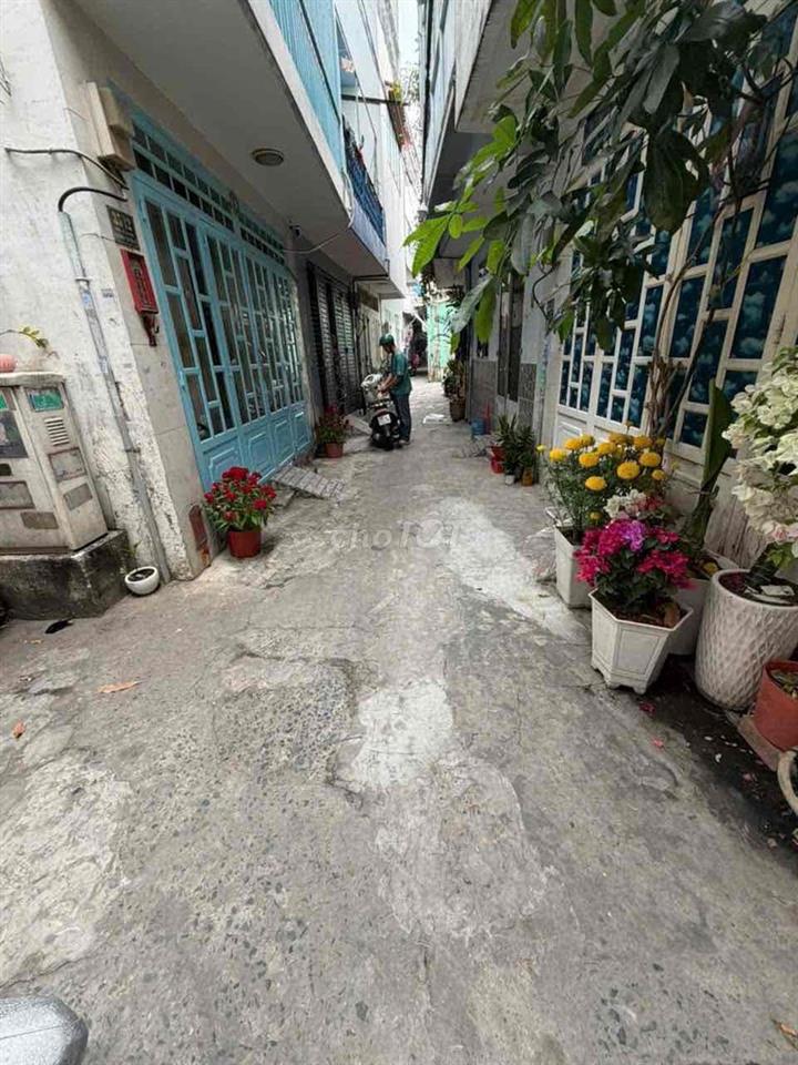 Nhà Phố của Mẹ Em Cách mặt tiền tháng 8 50m vào.
