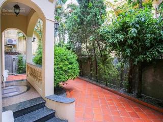 Bán biệt thự cầu giấy 255m2  sân vườn  gara ô tô  kinh doanh, giá 55,6 tỷ,  0869 818 ***