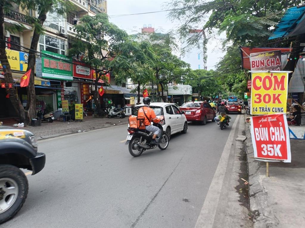 Bán gấp đất mặt phố sát hoàng quốc việt  trần cung 162m2  mặt tiền 9.1m  vỉa hè  giá 32.4 tỷ.