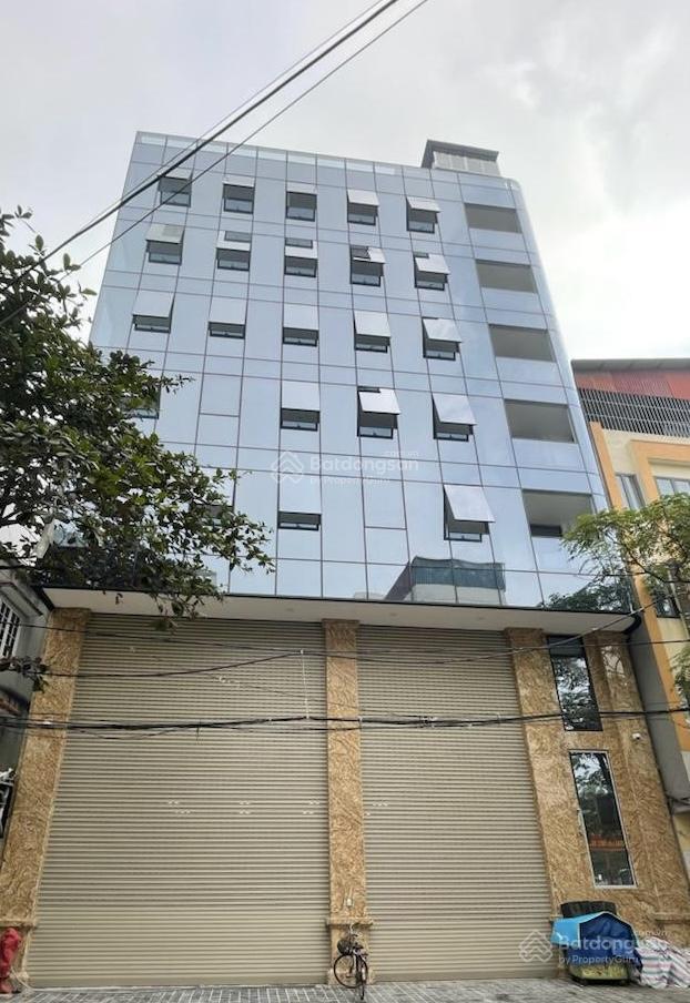 Cho thuê mặt bằng kinh doanh mp trần quốc hoàn 300m2, thang máy, hầm, pccc, giá 130tr/tháng.