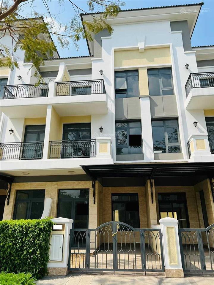 Cần bán căn dt 76m2 giá 15 tỷ 2 mặt tiền, gần hồ bơi, gym, công viên. giá tốt tại verosa park