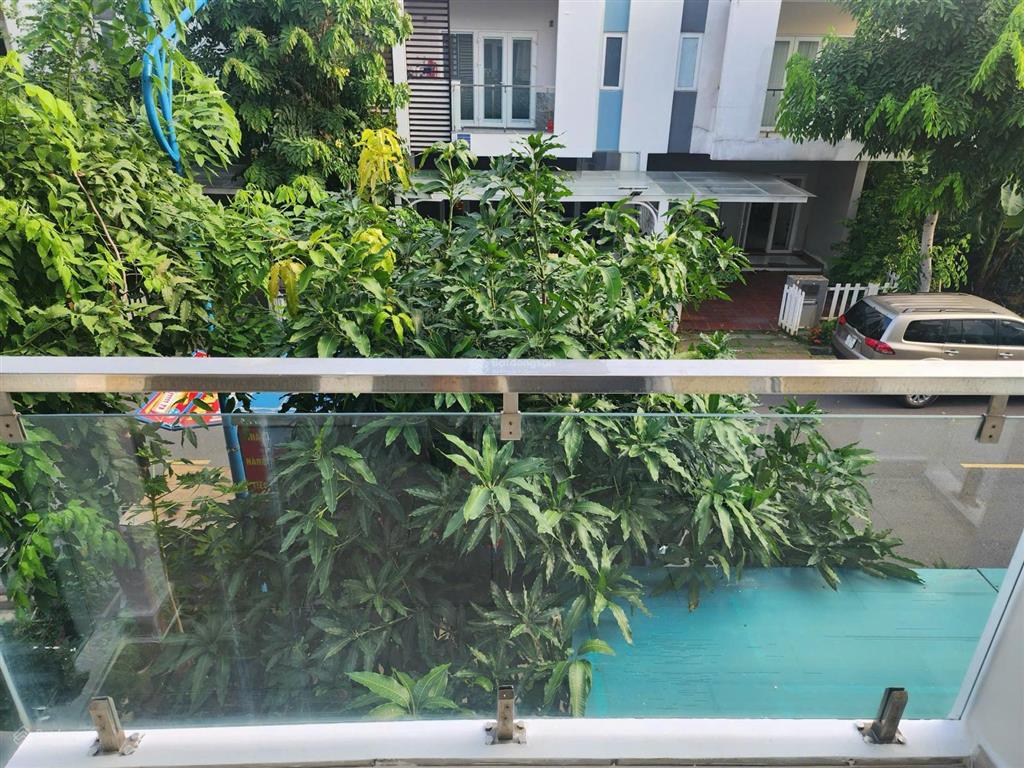 Cần bán căn 6x18m  giá 12 tỷ full nội thất  tại melosa garden khang điền. gần công viên chính