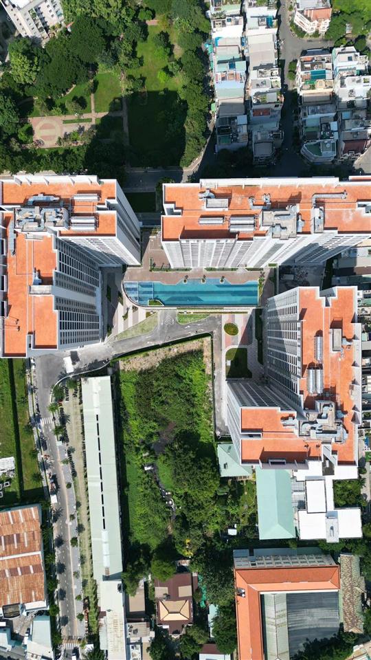 Bán căn privia 1pn block c  giá 3 tỷ 690. sổ hồng. đang có hđ thuê  view bxmt, công viên phú lâm