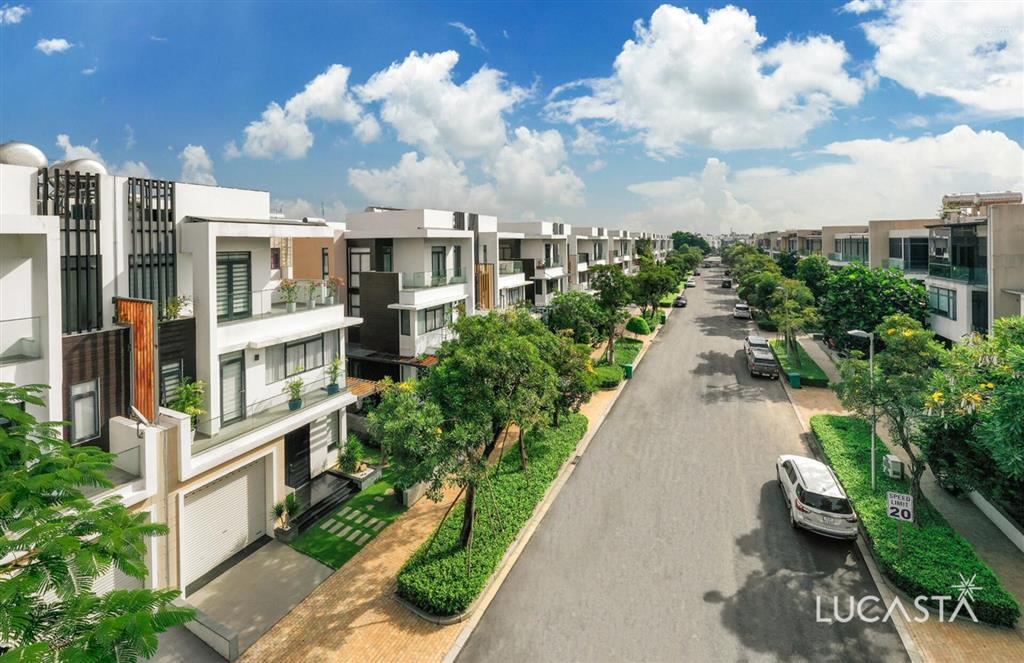 Cần bán bt đơn lập 412m²  giá 55 tỷ  2 mặt đối diện sông và công viên. sân vườn rộng. sổ hồng