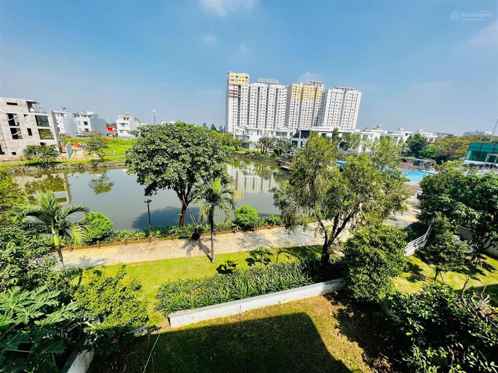 Cần bán căn 200m2  30 tỷ  full nội thất tại lucasta. biệt thự song lập  hỗ trợ vay 70%