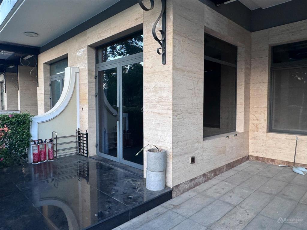 Cần bán căn 75m2  16 tỷ. full nội thất thiết kế. đối diện công viên đường lớn. sổ hồng riêng