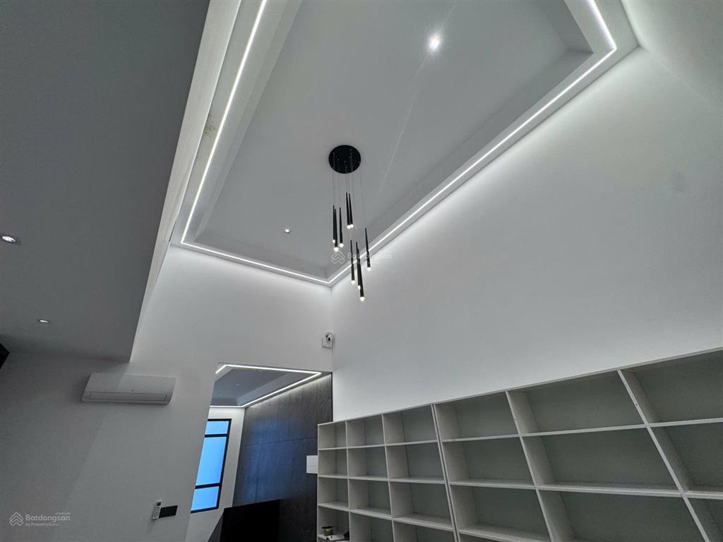 Cần bán căn 75m2  16 tỷ. full nội thất thiết kế. đối diện công viên đường lớn. sổ hồng riêng
