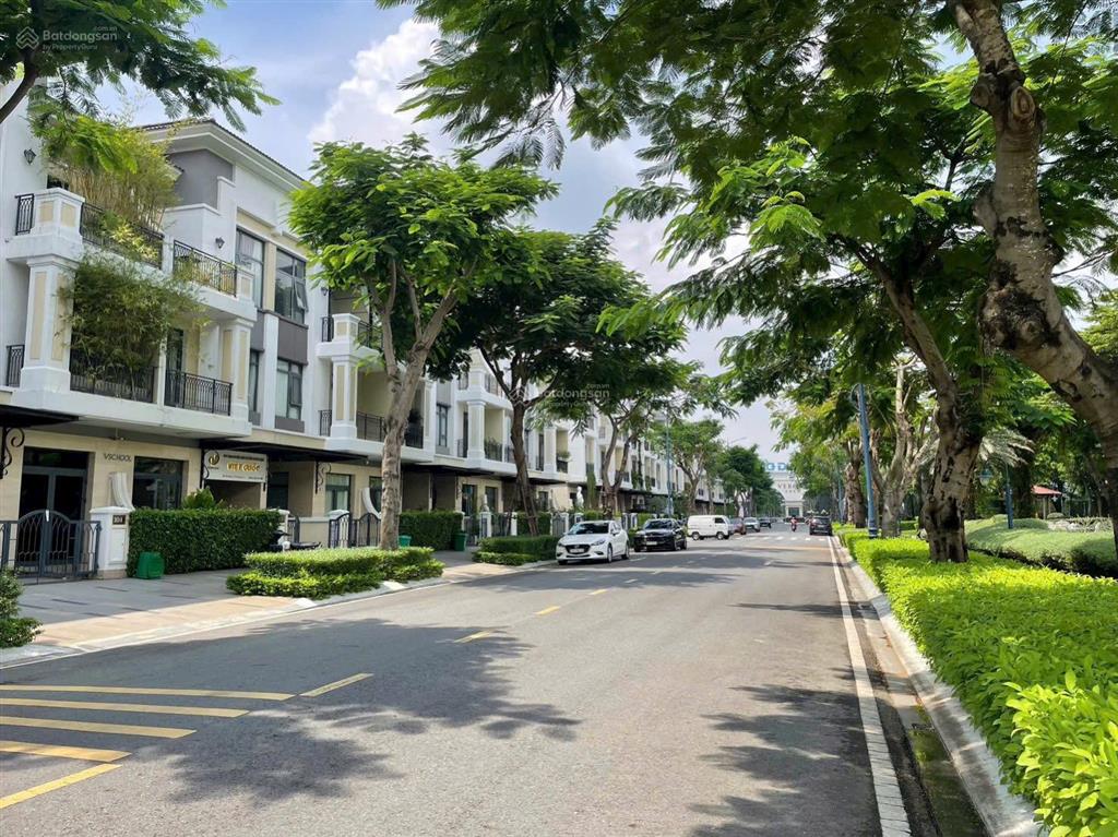 Bán nhanh căn 6x17  102m2  giá 17,5 tỷ  đối diện công viên. sổ hồng riêng