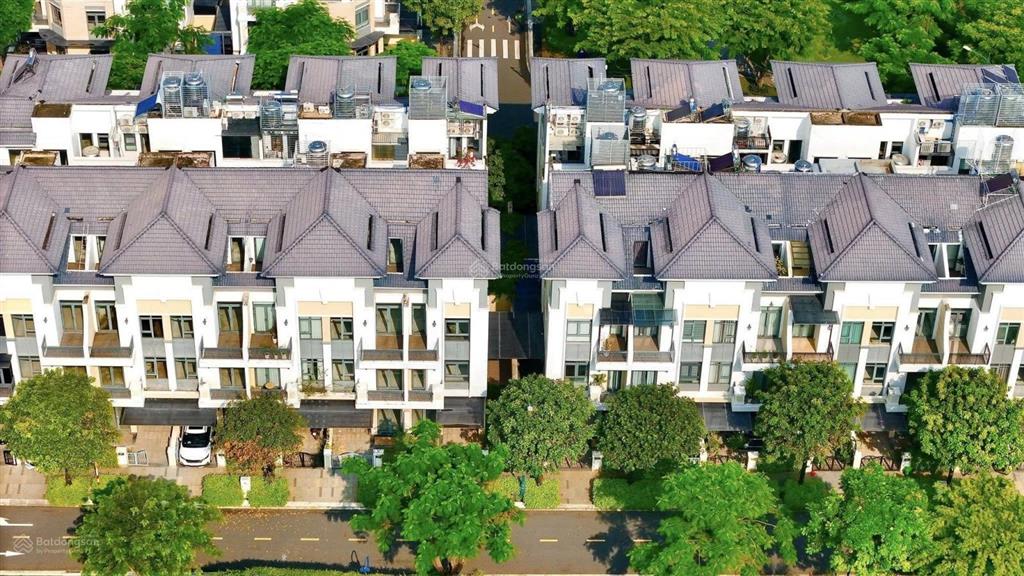 Cần bán căn verosa park dt 75m2  15,5 tỷ đối diện công viên, view thoáng  4 tầng, sổ hồng riêng