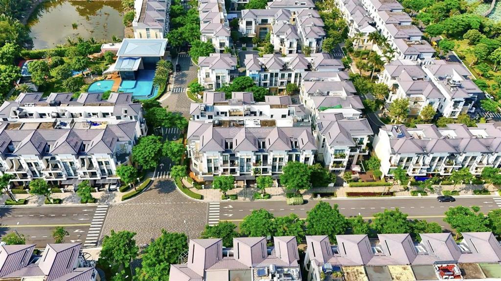 Cần bán căn verosa park dt 75m2  15,5 tỷ đối diện công viên, view thoáng  4 tầng, sổ hồng riêng