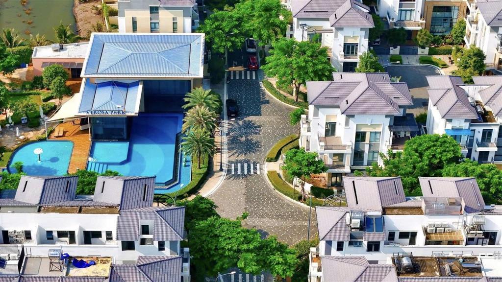 Cần bán căn verosa park dt 75m2  15,5 tỷ đối diện công viên, view thoáng  4 tầng, sổ hồng riêng