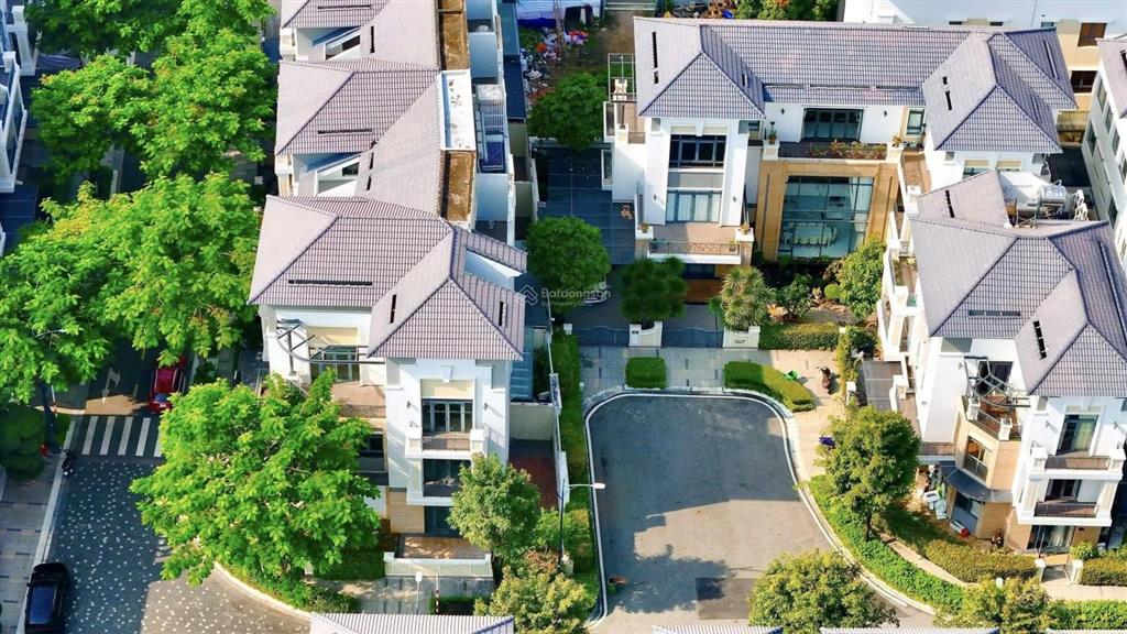 Cần bán căn verosa park dt 75m2  15,5 tỷ đối diện công viên, view thoáng  4 tầng, sổ hồng riêng