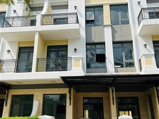 Cần bán căn dt 76m2  giá 14,8 tỷ  2 mặt tiền, gần hồ bơi, gym, công viên. giá tốt tại verosa park