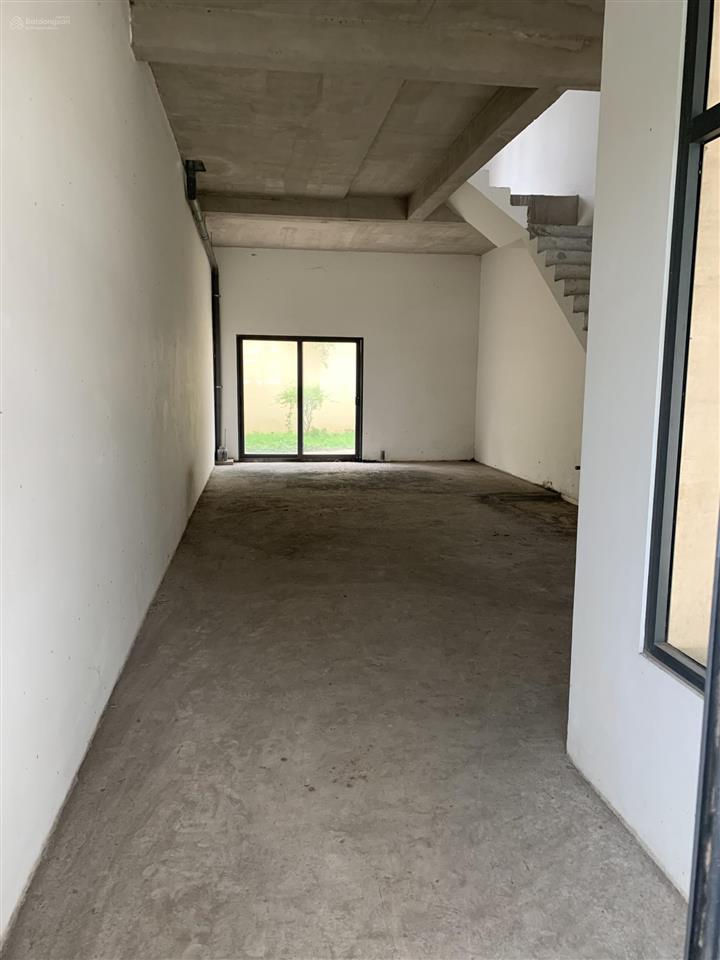 Cần bán căn dt 76m2  giá 14,8 tỷ  2 mặt tiền, gần hồ bơi, gym, công viên. giá tốt tại verosa park