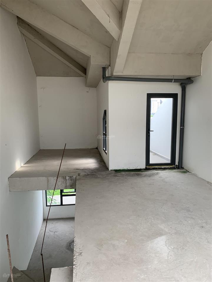 Cần bán căn dt 76m2  giá 14,8 tỷ  2 mặt tiền, gần hồ bơi, gym, công viên. giá tốt tại verosa park