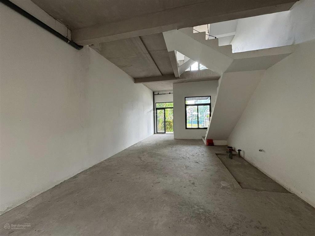 Cần bán căn đẹp verosa park 85m2  giá 17 tỷ  view thoáng, sổ hồng riêng. gọi phước