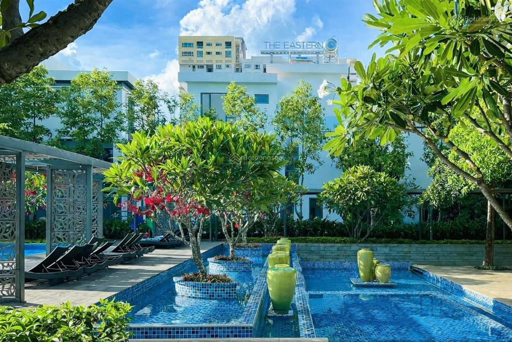 Bán căn đơn lập lucasta 41 tỷ  220m2 full nội thất. sân vườn riêng, cạnh công viên lớn. gọi phước
